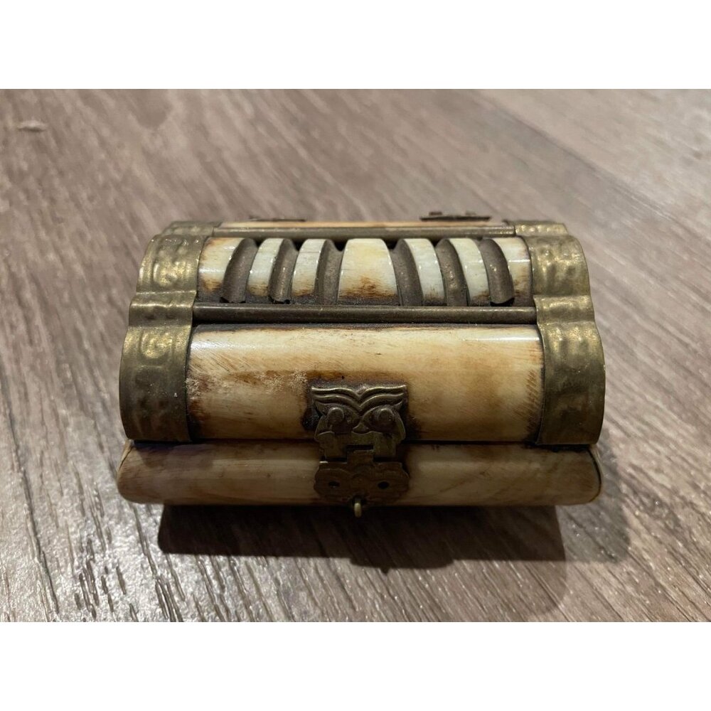 Vintage bone trinket box